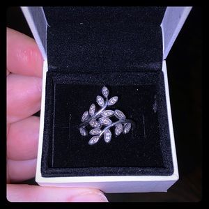 Pandora Sparkling Leaves Ring